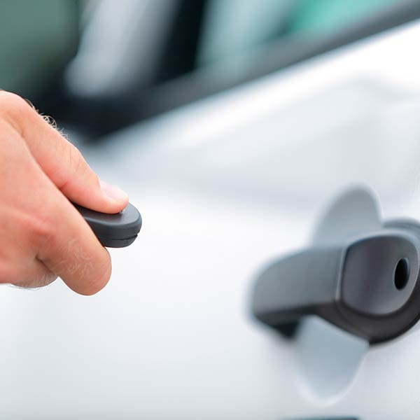 Emergency Locksmiths Providing Affordable Car Key Programmer