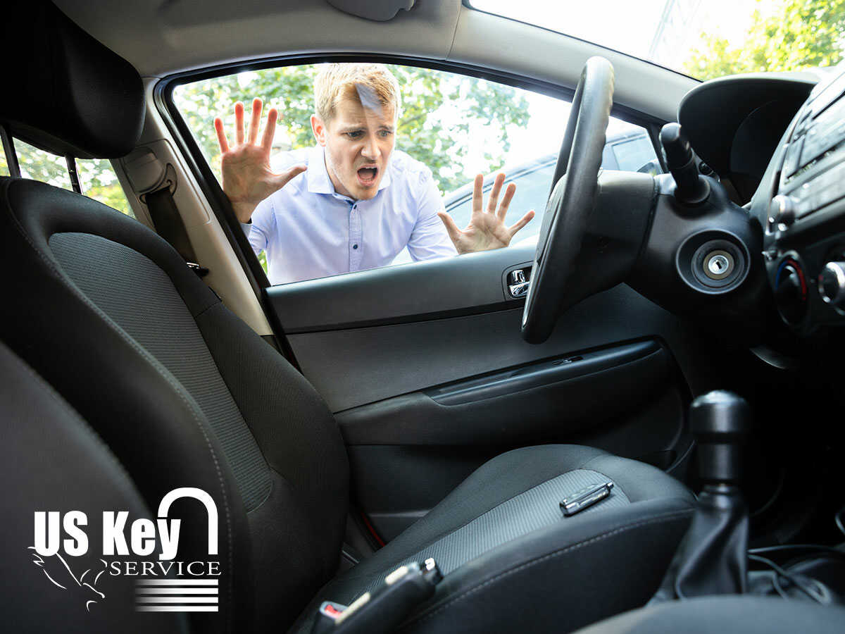 Man Trying To Break Into His Own Car By Himself In Mesa, AZ